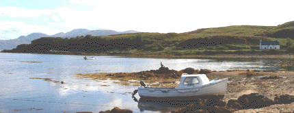 Camus Croise Bay mit Cottage im Hintergrund